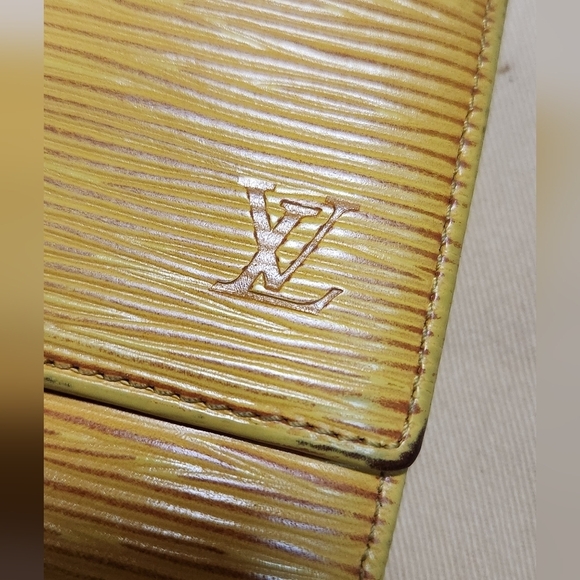 LOUIS VUITTON Vintage 1994 Elise Wallet - Picture 3 of 14